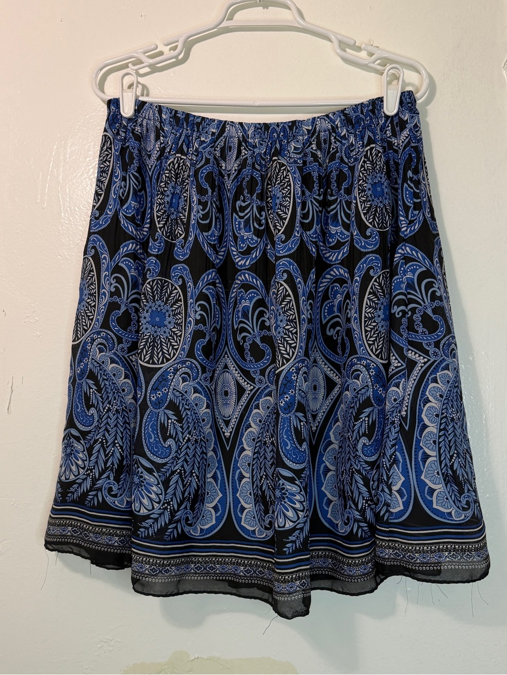Sunny Leigh Petite Blue & Black Paisley Chiffon Pleated Skirt - Size PL